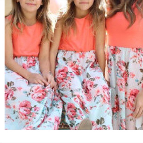 Dresses & Skirts - Maxi dress